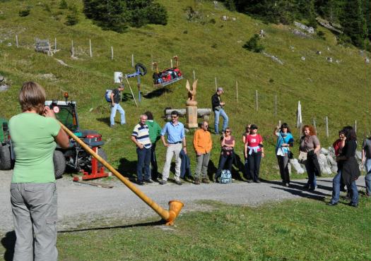 Alphornklänge - die einen kannten sie schon 2004 aus den Heubergen, für andere war es neu Alphornklänge - die einen kannten sie schon 2004 aus den Heubergen, für andere war es neu
