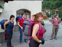 letzte Instruktionen vor dem Einsteigen in den Bus