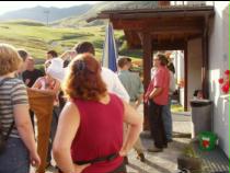 vor dem Berghaus "Arflina"